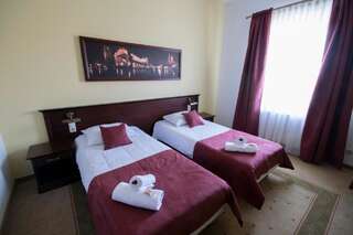 Отели типа «постель и завтрак» Dworek Magnat Модльничка Двухместный номер с 1 кроватью или 2 отдельными кроватями и балконом-5