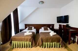 Отели типа «постель и завтрак» Dworek Magnat Модльничка Двухместный номер с 1 кроватью или 2 отдельными кроватями-7
